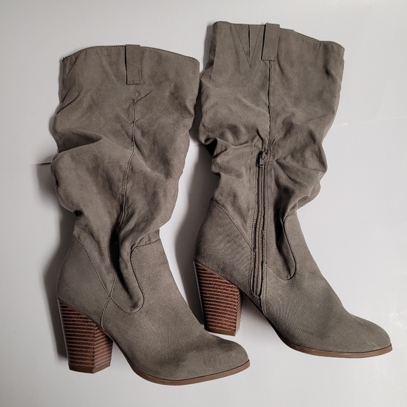 Shoes - Grey Suede round toe slouch boots